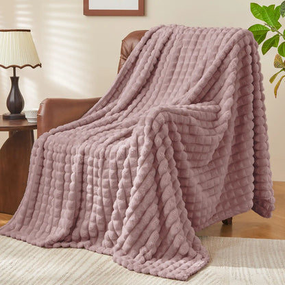 Textured Ribbed Checkered Fleece Throw Blanket – 3D Plush