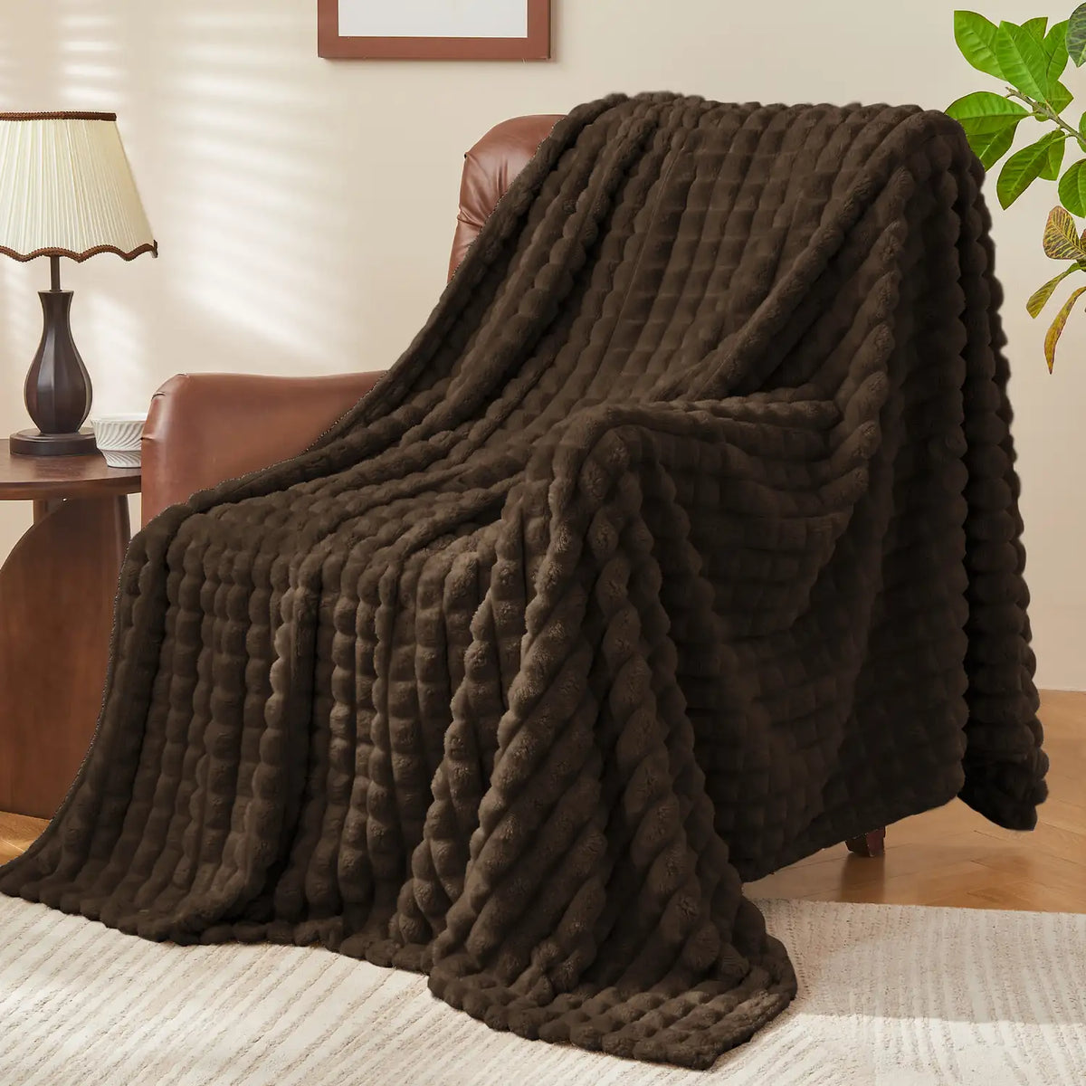 Textured Ribbed Checkered Fleece Throw Blanket – 3D Plush