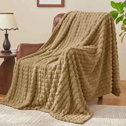 Textured Ribbed Checkered Fleece Throw Blanket – 3D Plush