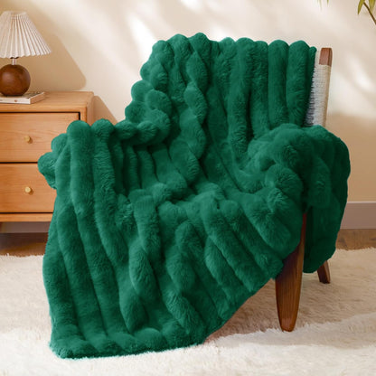 Textured Ribbed Faux Fur Throw Blanket – 770GSM Thick Plush
