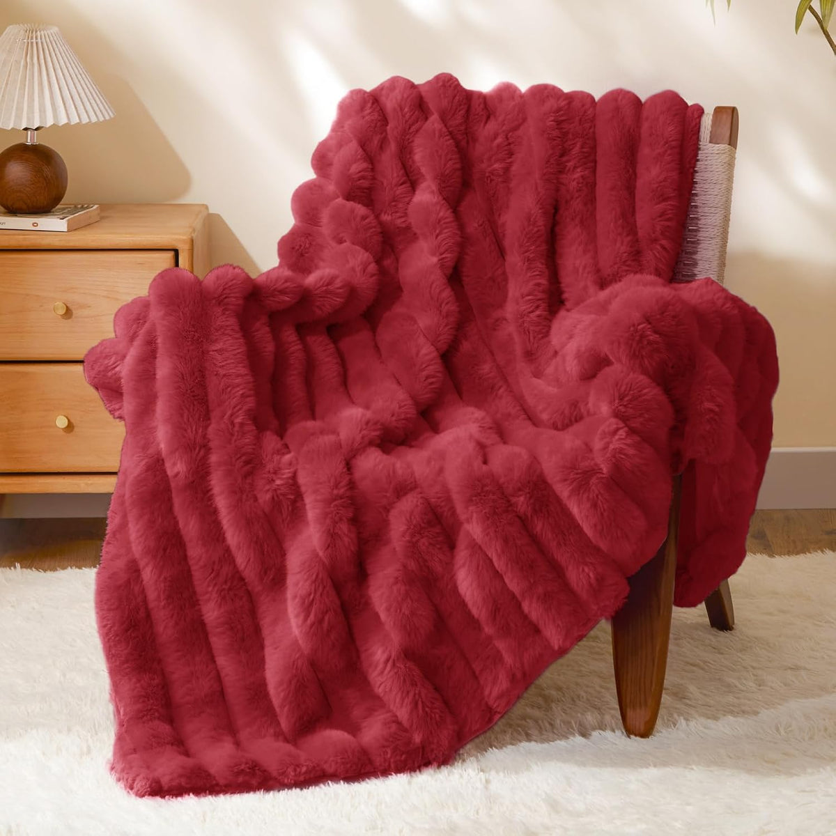 Textured Ribbed Faux Fur Throw Blanket – 770GSM Thick Plush