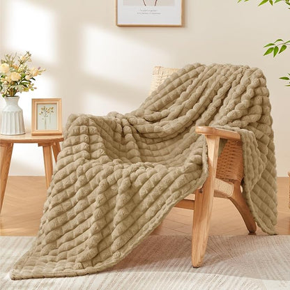 Textured Ribbed Checkered Fleece Throw Blanket – 3D Plush